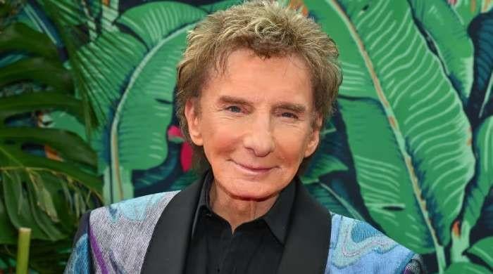 Barry Manilow postpones more shows as he shares cancer update