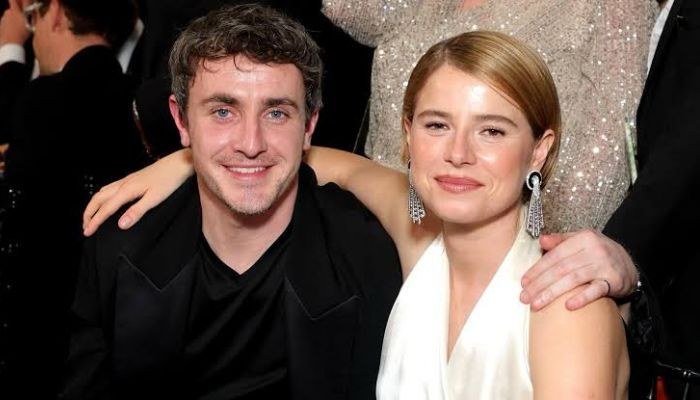 ‘Hamnet star Jessie Buckley leaves co-star Paul Mescal emotional on stage