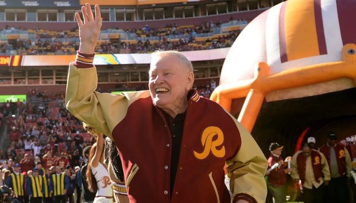 NFL hall of fame quarterback Sonny Jurgensen dies at 91