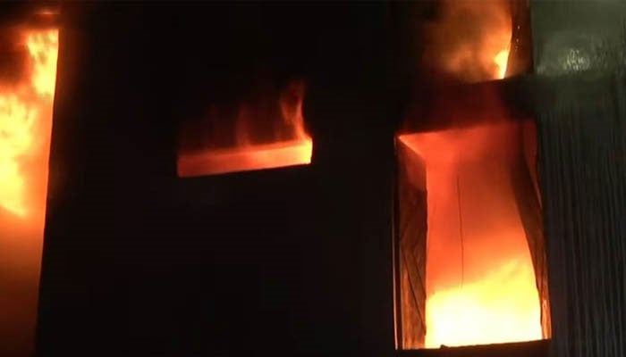 Fire breaks out in a plastic factory in Karachi’s Landhi area on February 6, 2026. — YouTube/ Geo News/screengrab
