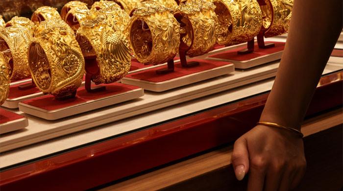 Gold price drops in Pakistan despite rebound in international bullion markets