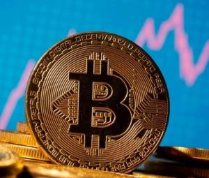 Bitcoin plummets, driving $2 trillion tumble in crypto market value