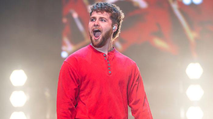 Alex Warren teases new song 'Fever Dream' release date: 'Really soon'