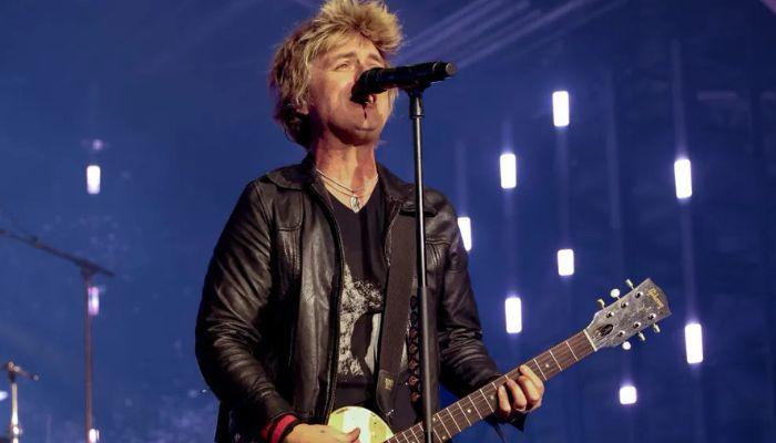 Billie Joe Armstrongs Super Bowl pre song turns into controversial moment