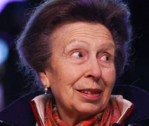 Princess Anne receives big heartwarming gesture from crowd in Rome
