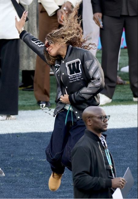 Jay-Z, Beyoncé daughters Blue Ivy, Rumi shine at Super Bowl 2026