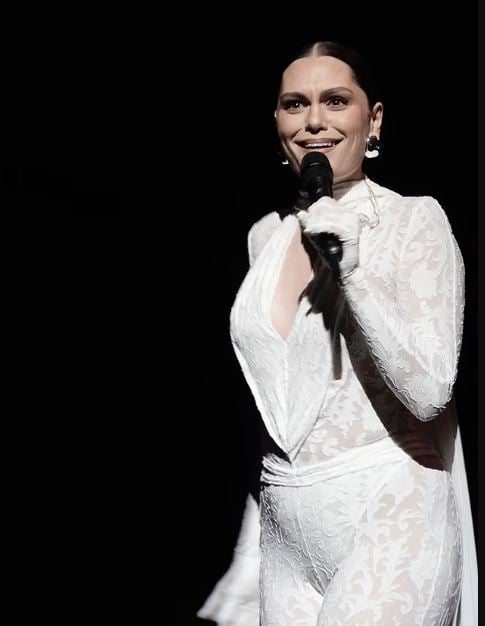 Jessie J is pregnant or not? She clears the air