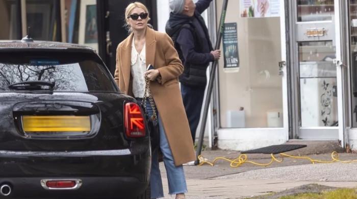 Holly Willoughby uses Chauffeur after scooter accident