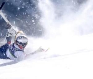 Alpine skiing-Vonn's dream gone in 13 seconds after horror crash