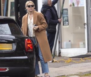 Holly Willoughby uses Chauffeur after scooter accident