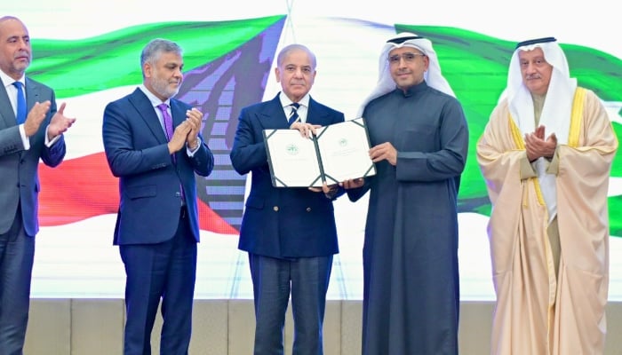 Prime Minister Shehbaz Sharif (centre) awards the licence of third digital retail bank to the official of Kuwait-based, Islamabad, February 10, 2026. — X/@PakPMO