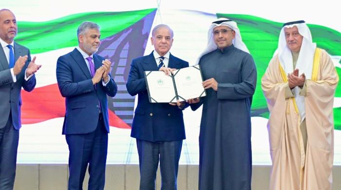 PM Shehbaz hails launch of Kuwait-based bank in Pakistan