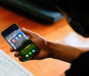 India tightens grip on social media with new three-hour takedown rule