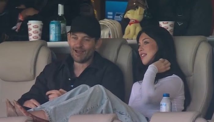 Fans react to Tobey Maguires 20-year-old Super Bowl date