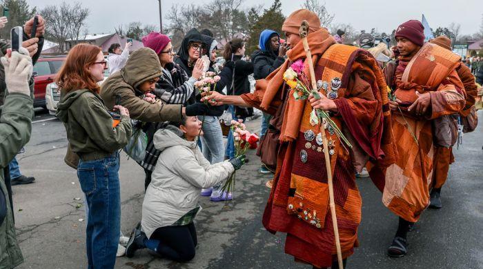 Buddhist monks complete 15-week 'Walk for Peace' in Washington