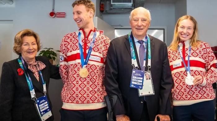 King Harald, Queen Sonja team up to celebrate Norway's stars