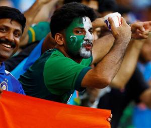 Pakistan and India fans flock to Colombo, windfall for tourism