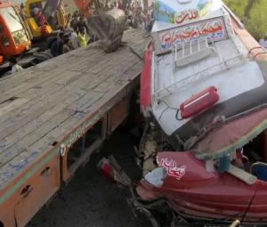 At least 11 killed, including driver and conductor, in Khairpur bus crash