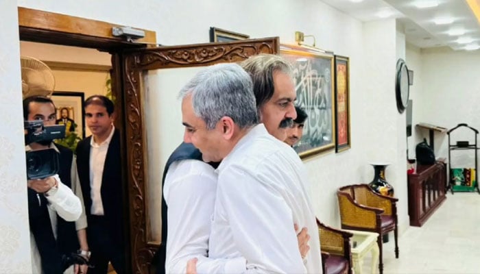 KP CM Ali Amin Gandapur meets Interior Minister Mohsin Naqvi at Ministry of Interior in Islamabad on May 27, 2024. — Screengrab/MOIofficialGoP