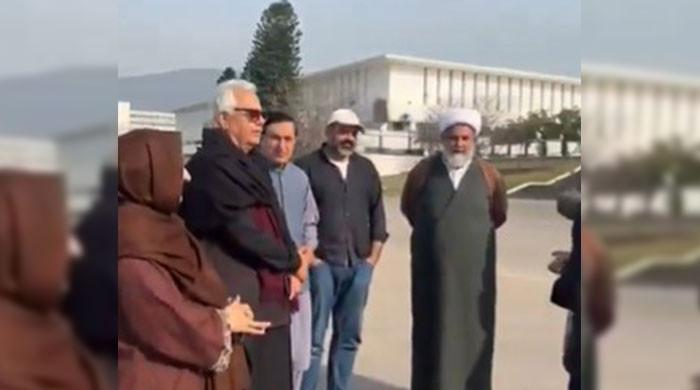 Opposition sit-in enters fifth day as PTI presses for access to Imran Khan