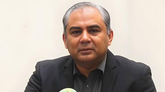 Naqvi says Imran's eye examination in jail delayed due to Aleema's 'political tactics'