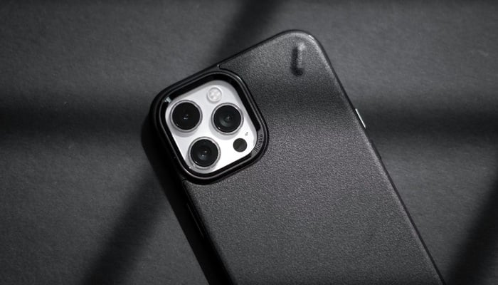 Rumour suggests special iPhone case in development for better satellite connectivity