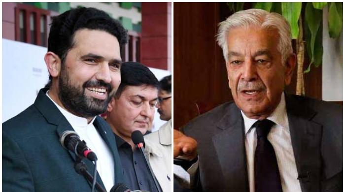 Defence minister warns KP CM Sohail Afridi's position 'under threat'