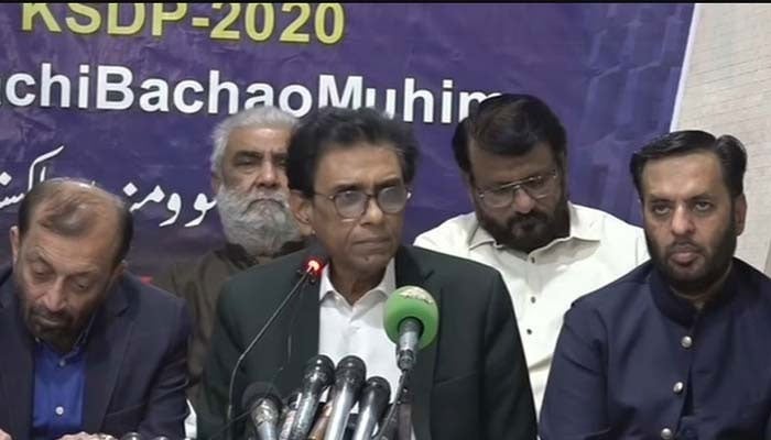 (From left to right) Dr Farooq Sattar, MQM-P Convener Khalid Maqbool Siddiqui and Mustafa Kamal address joint press conference on February 22, 2026 in Karachi. — YouTube/Geo News/screengrab