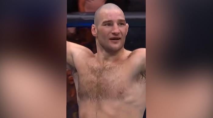 Sean Strickland snaps Anthony Hernandez's win streak with TKO victory