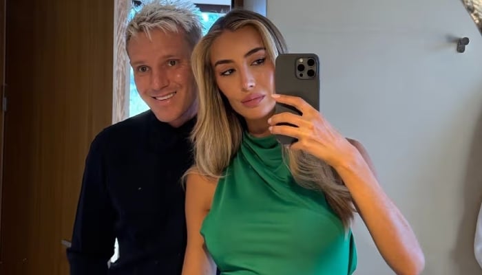 Jamie also heaped praised on his wife, in behind-the-scenes moments from the event