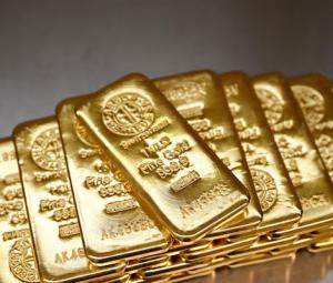 Gold climbs to three-week high as US tariff ruling stokes uncertainty