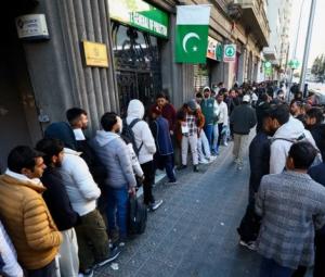 Govt moves to legalise more than 3,000 Pakistanis living in Spain