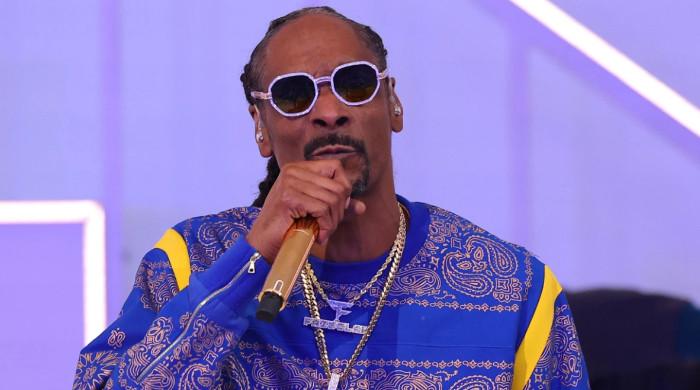 Snoop Dogg asks fans to join towel celebration at Swansea