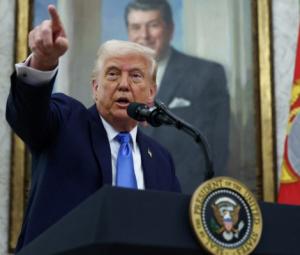 Trump seeks to strike back in crucial State of the Union