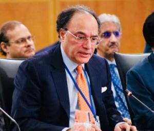 IMF team arrives in Karachi, talks on third review to begin on Monday: FinMin