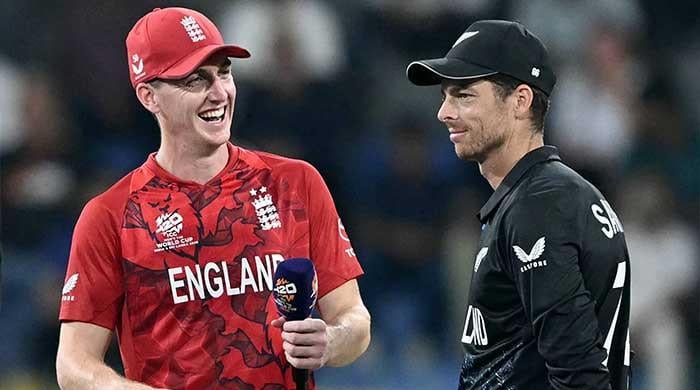 New Zealand win toss, elect to bat first against England  www.geo.tv