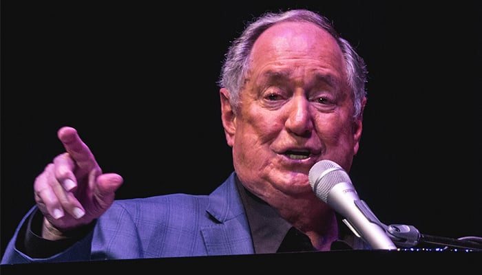 Neil Sedaka’s last photo speaks volumes ahead of tragic end