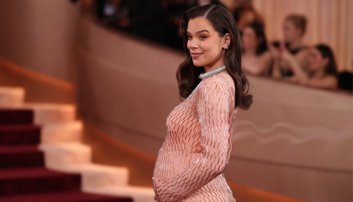 Sophie Turner tempts Hailee Steinfeld to break her own rule amid pregnancy