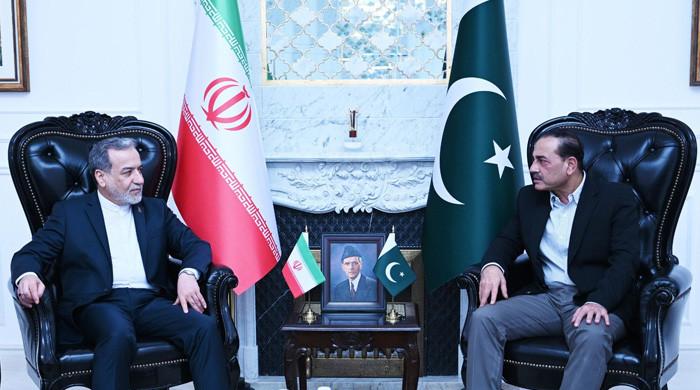 In phone call with CDF Munir, Iranian FM terms US attacks as Islamabad MoU violation