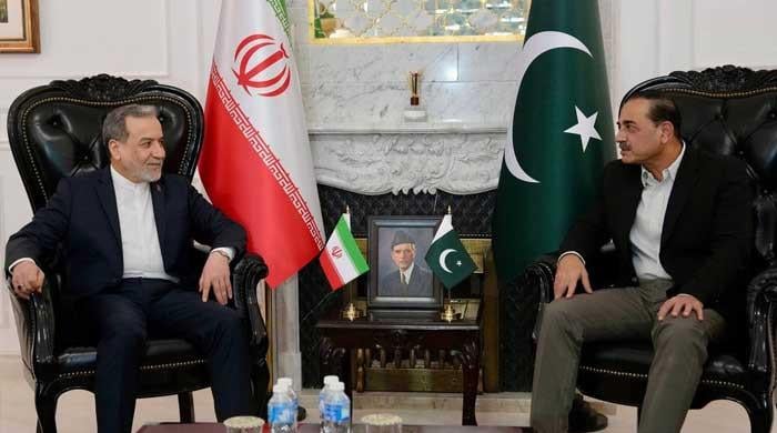 FM Araghchi, Field Marshal Munir discuss regional developments amid stalled US-Iran talks