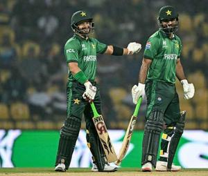 T20 World Cup: Farhan, Fakhar power Pakistan to 64 in powerplay against Sri Lanka