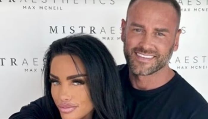 Lee has continued sharing stunning memories from their trip.