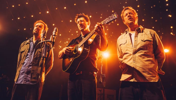 Mumford & Sons welcome guest appearance at Saturday Night Live