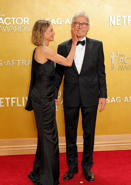 Harrison Ford, Calista Flockhart romance steals spotlight at SAG Awards