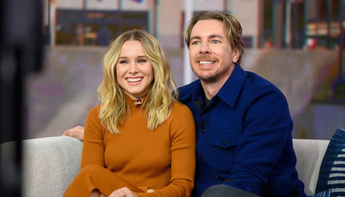 Kristen Bell hosted the SAG Awards while Dax Shepard was nowhere to be seen