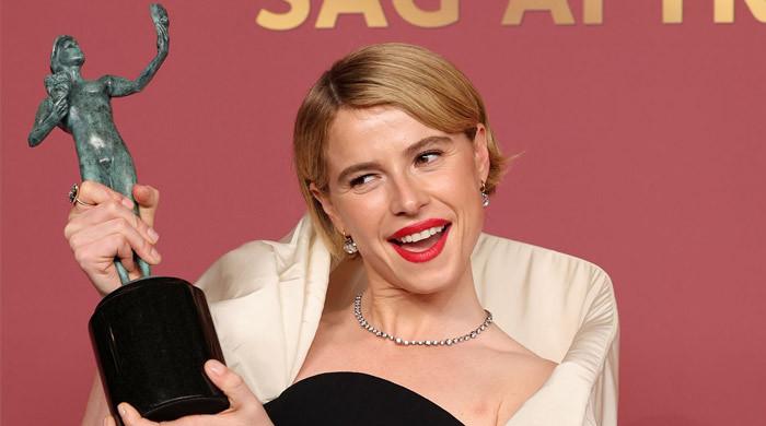 Jessie Buckley brings 'Hamnet' costar to tears with moving gesture