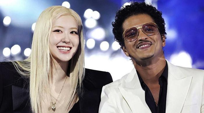  BLACKPINK Rosé shows love to Bruno Mars' new single 'Risk It All'