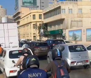 Severe traffic congestion hits Karachi's II Chundrigar Road amid closures