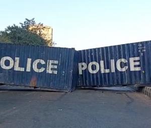 Roads in Karachi closed for third day amid security alert