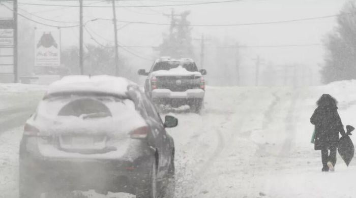 US winter storm: Tourists warned as 20 inches of snow hits western ski resorts